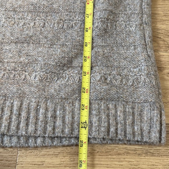 Sweater - Picture 4 of 6